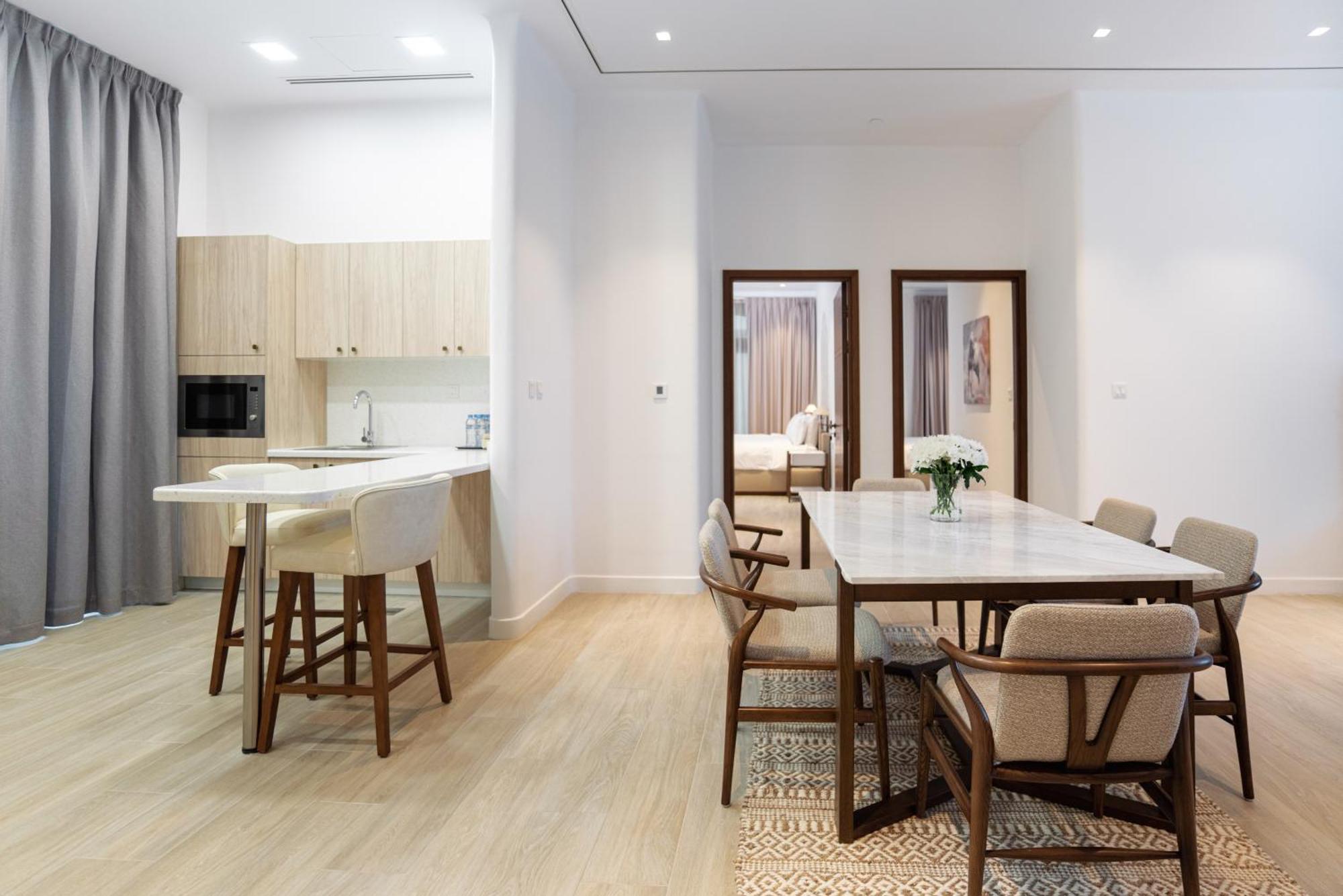 Mina Hotel And Residences By The Torch Doha Ngoại thất bức ảnh A typical apartment interior